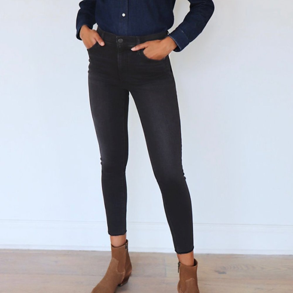 The Nico Mid Rise Skinny Crop (WILL STEAM BEFORE SENDING)